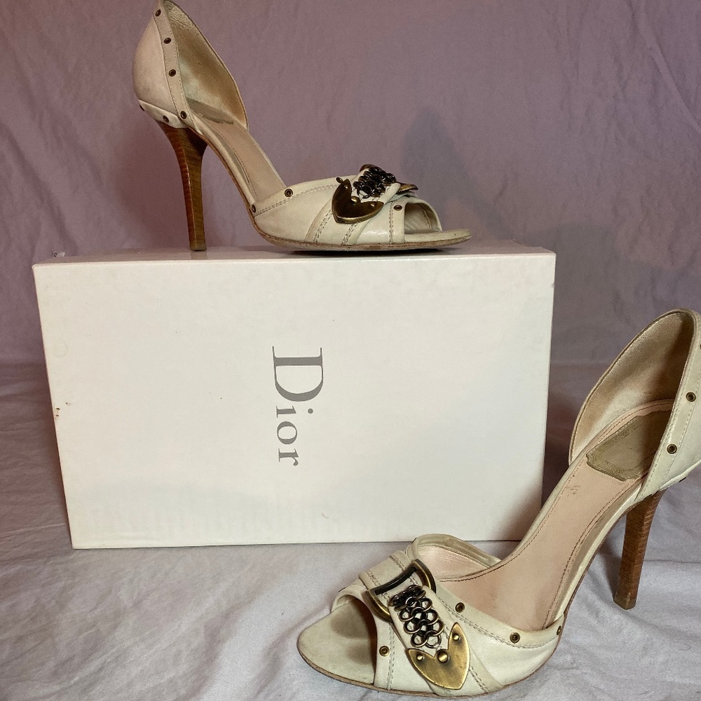 BEAUTIFUL Dior d'orsay Heels w/ OG box & bag